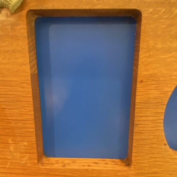 VINTAGE FRAME -- Musical, Holds 2 Photos, Garden Theme w/Hat & Basket of Flowers - Picture 7 of 9